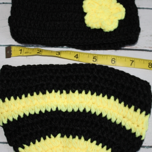 Baby Bumble bee & flower 0-3m girl outfit - Picture 3 of 4